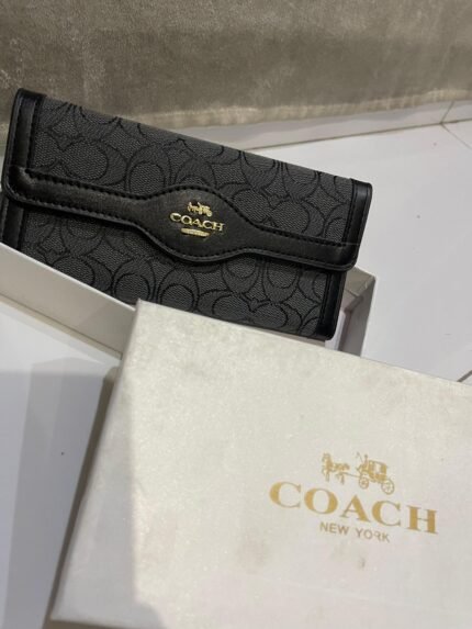 coach woman wallet